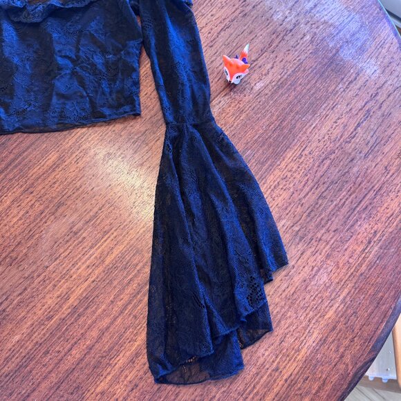 Widow Black Sheer Lace Crop Top with Flare Sleeves - Picture 4 of 14